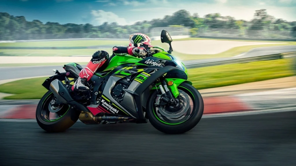 ₹15.99 लाख में 998cc की पावर, 299 किमी/घंटा की टॉप स्पीड – जानिए कैसी है Kawasaki Ninja ZX-10R